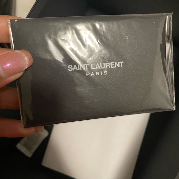 Authentic Saint Laurent (YSL) Loulou Toy Matalesse - Picture 9 of 12